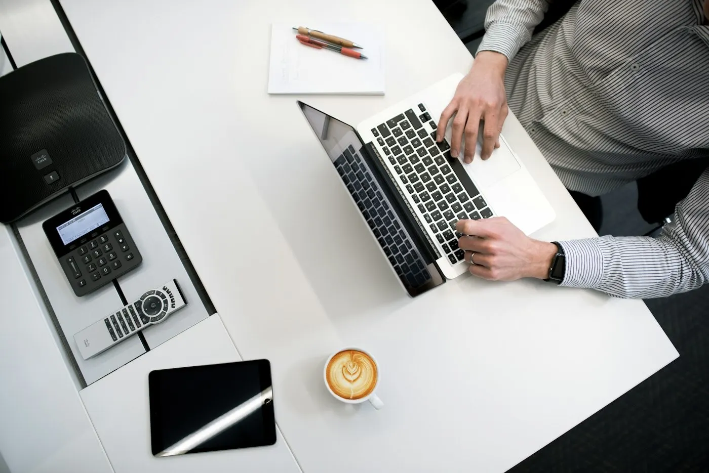 Bureau et ordinateur