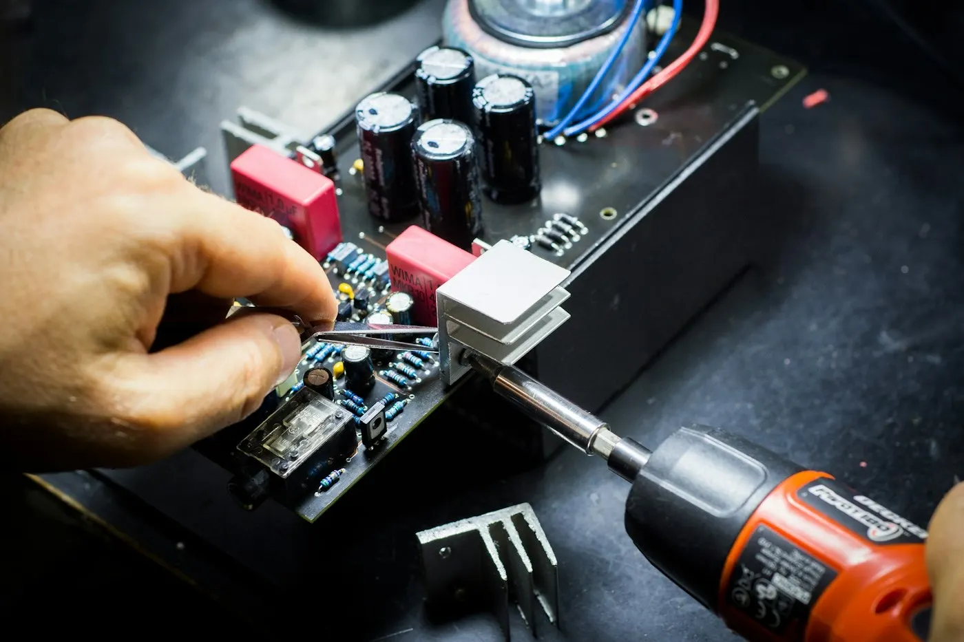 Reparation electronique : Postes de travail